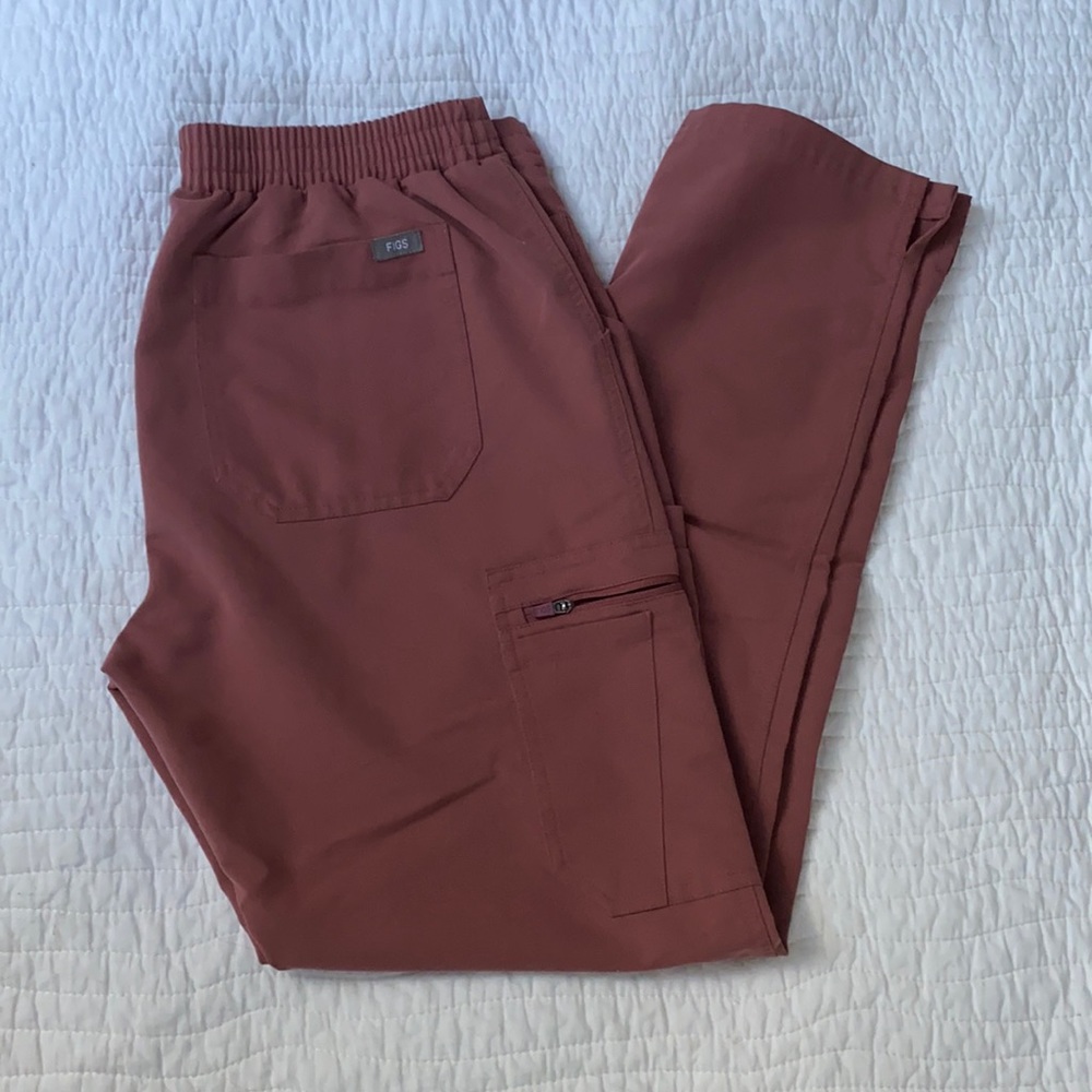 Figs Mauve Yola fig scrub pants